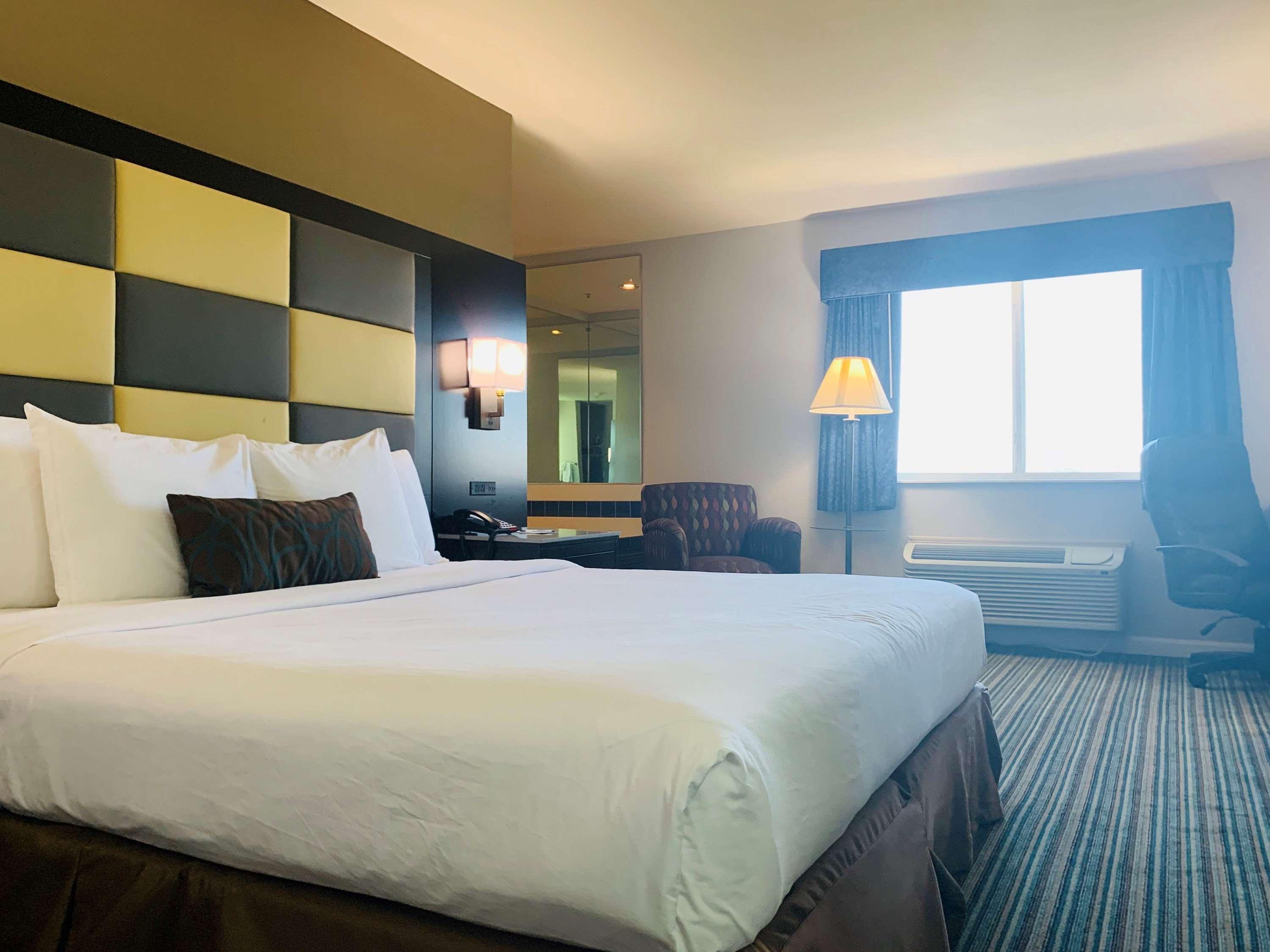 Surestay Plus Hotel By Best Western Redding Chambre photo