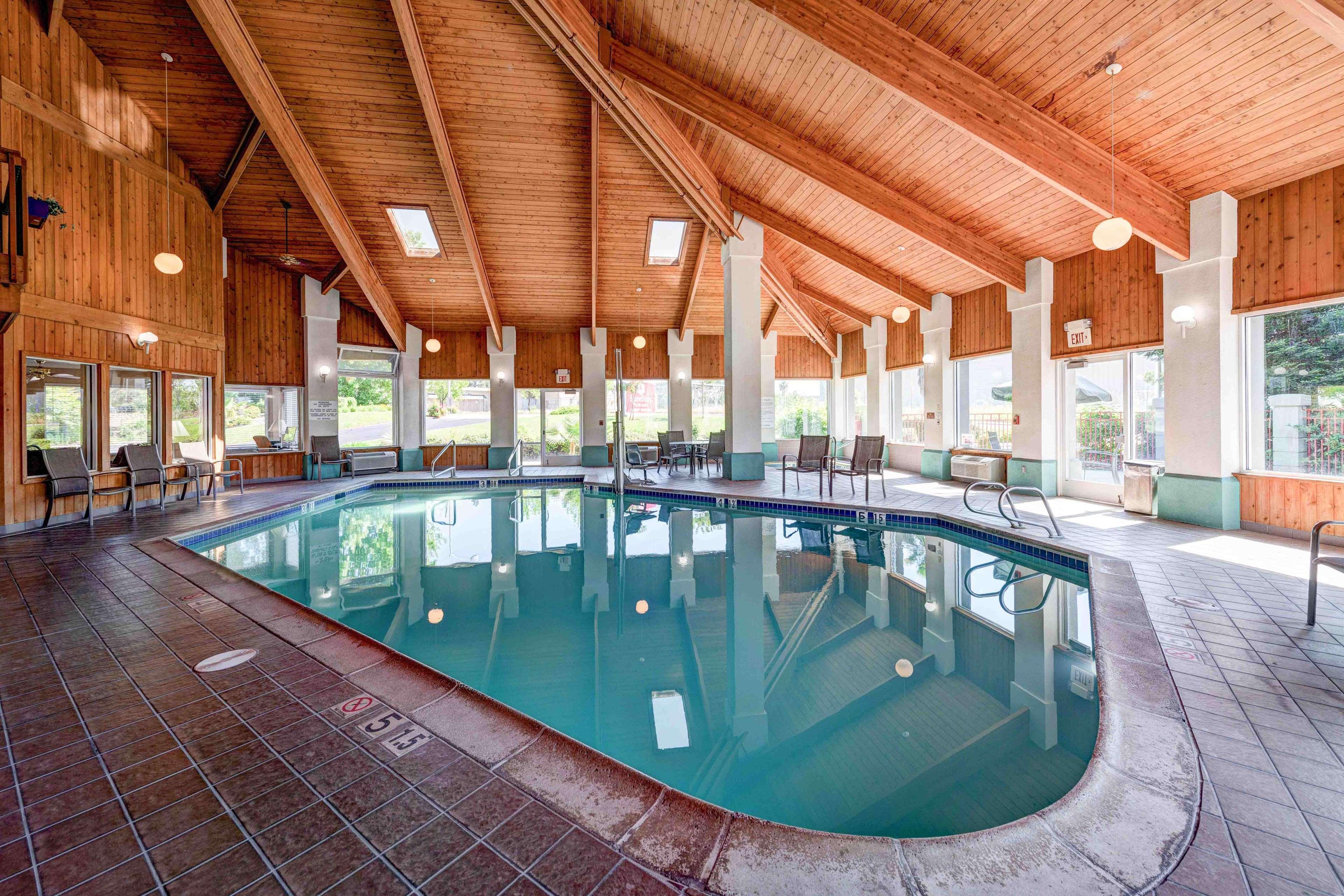 Surestay Plus Hotel By Best Western Redding Extérieur photo