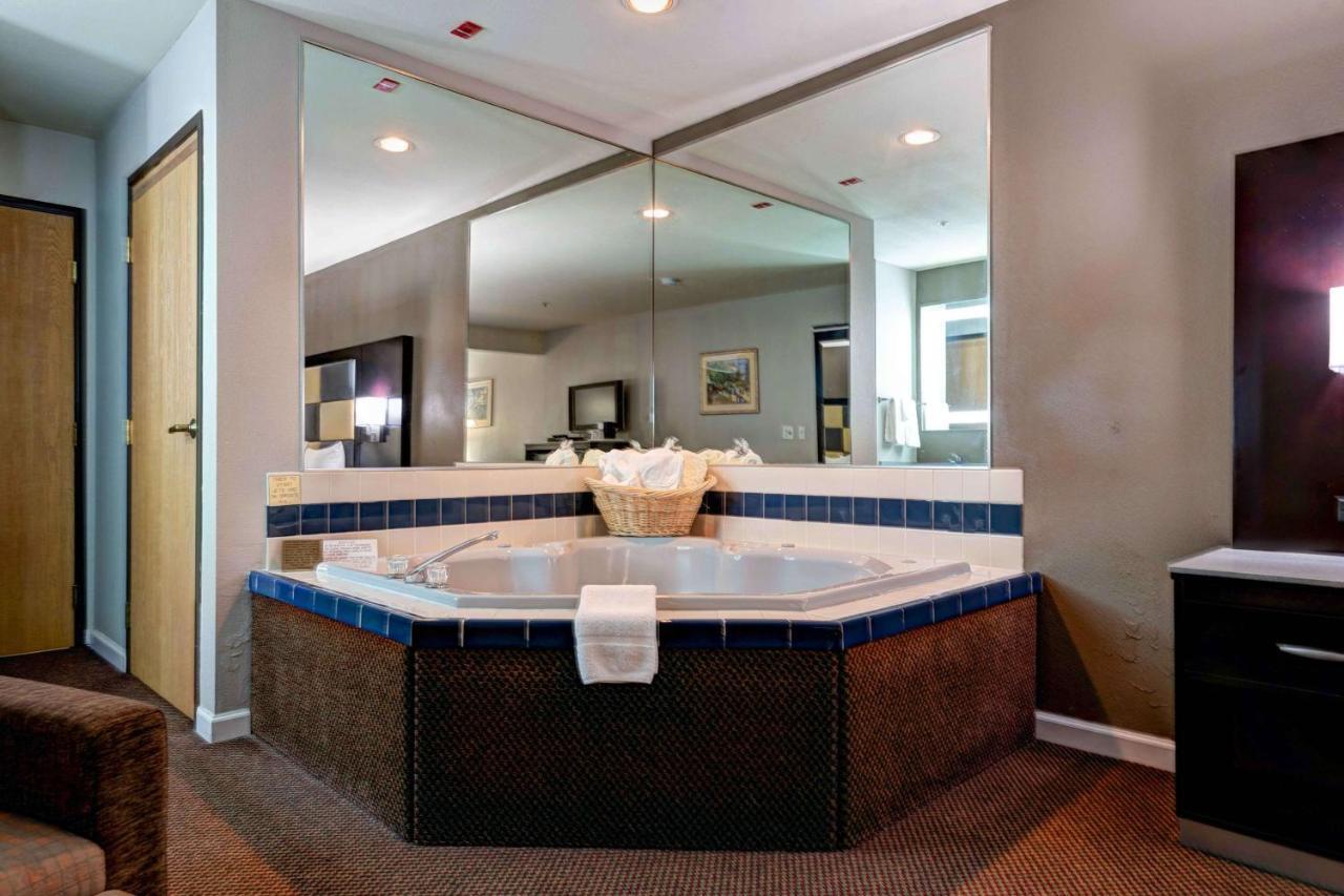 Surestay Plus Hotel By Best Western Redding Extérieur photo